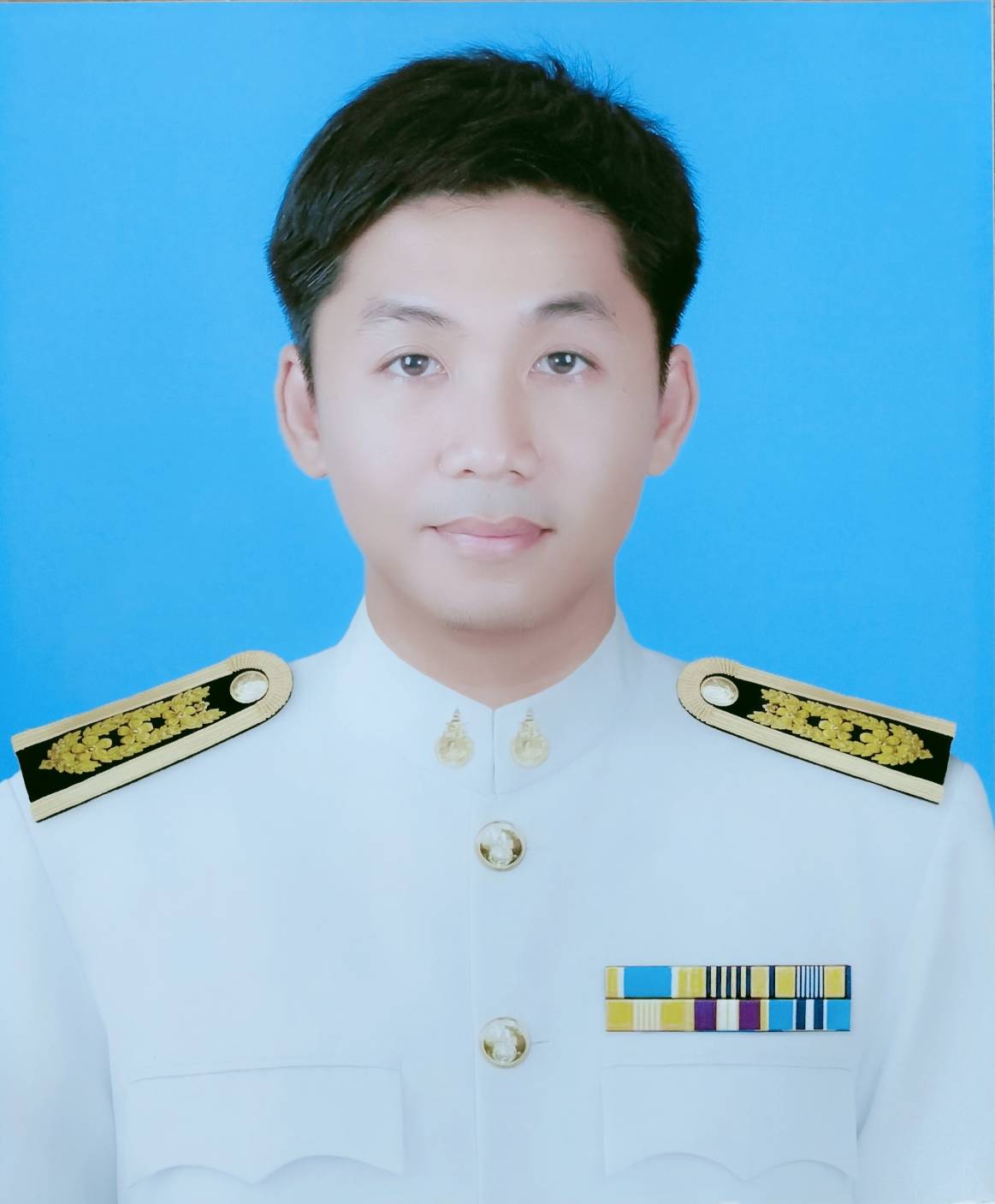 นายฐกร อ่วมสถิตย์