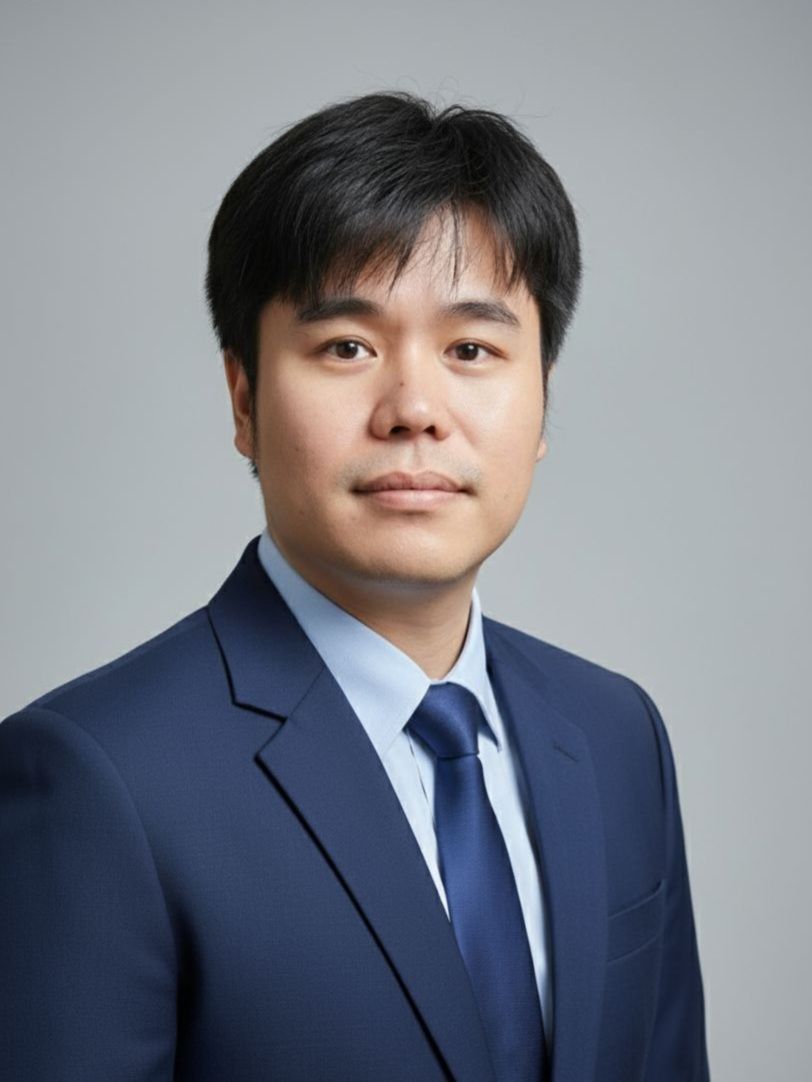 นายภูชิศ สถิตย์พงษ์