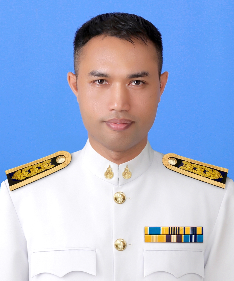 นายประชุม อุทาพรม